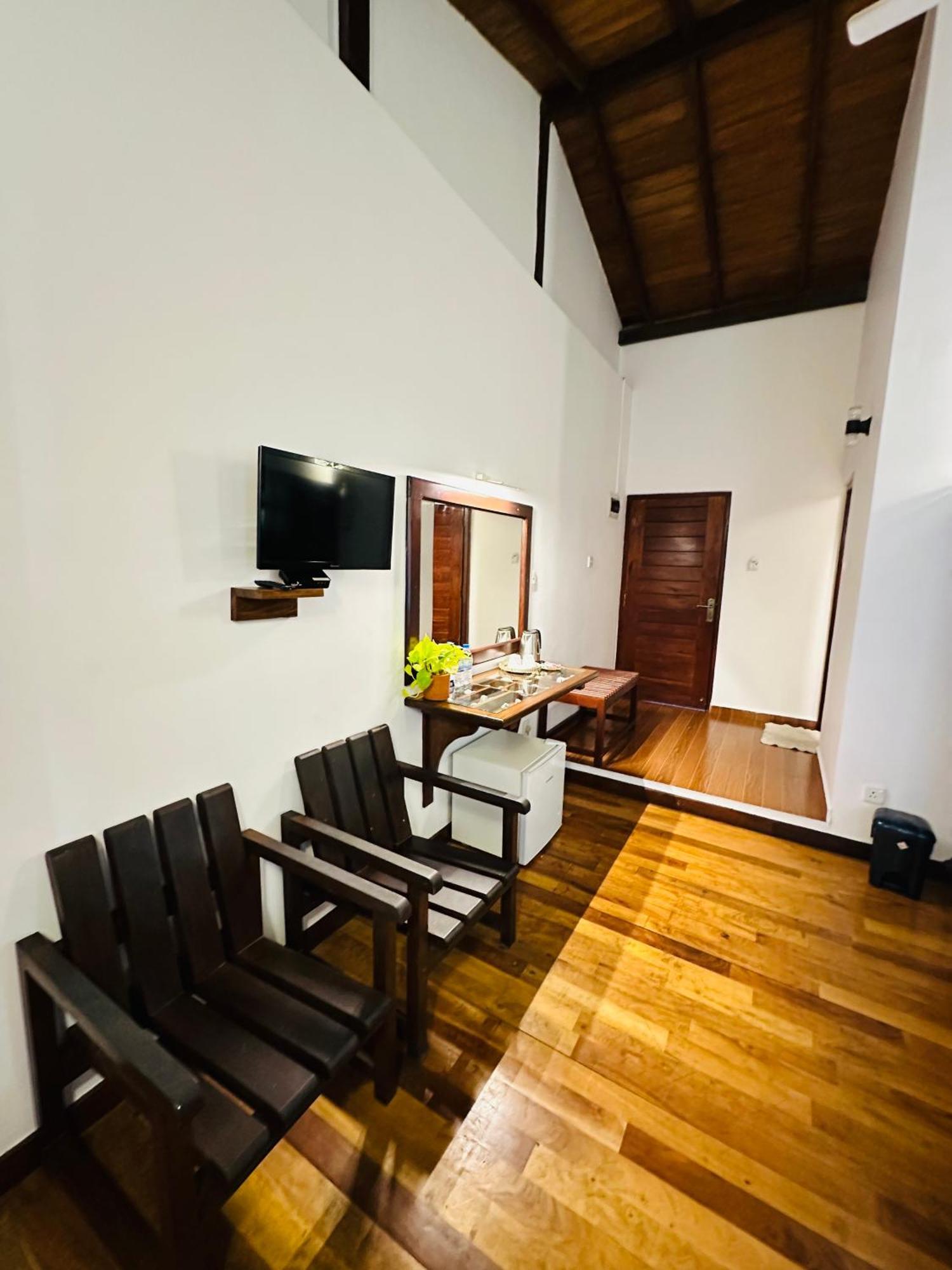 Cozy Sea View Inn Хикадува Екстериор снимка