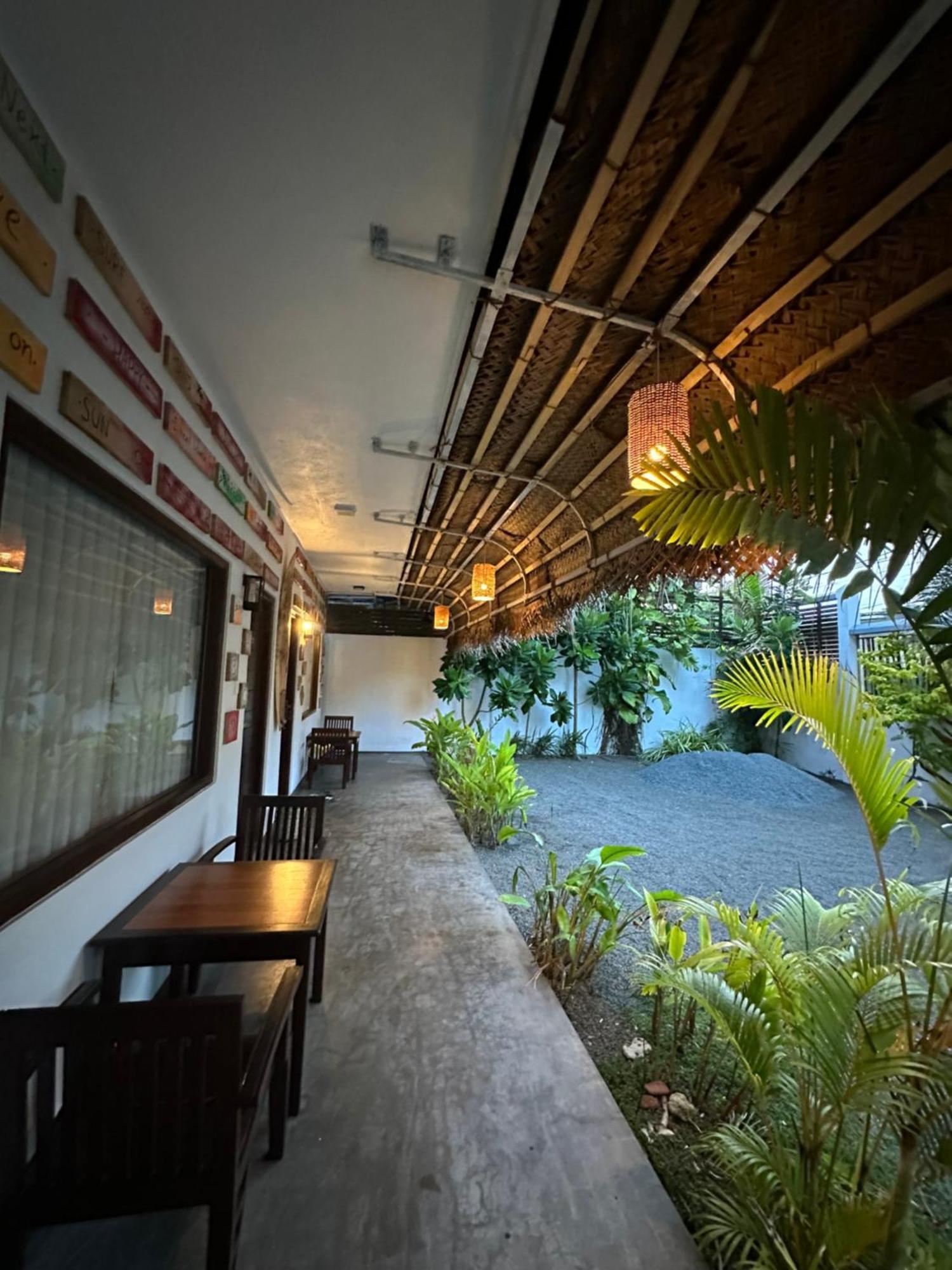 Cozy Sea View Inn Хикадува Екстериор снимка